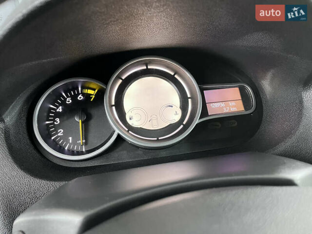 Чорний Рено Меган, об'ємом двигуна 1.6 л та пробігом 128 тис. км за 8900 $, фото 55 на Automoto.ua
