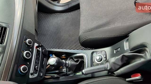 Черный Рено Меган, объемом двигателя 1.46 л и пробегом 306 тыс. км за 7000 $, фото 12 на Automoto.ua