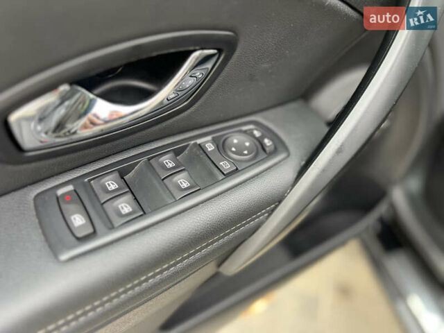 Черный Рено Меган, объемом двигателя 1.6 л и пробегом 221 тыс. км за 10900 $, фото 14 на Automoto.ua