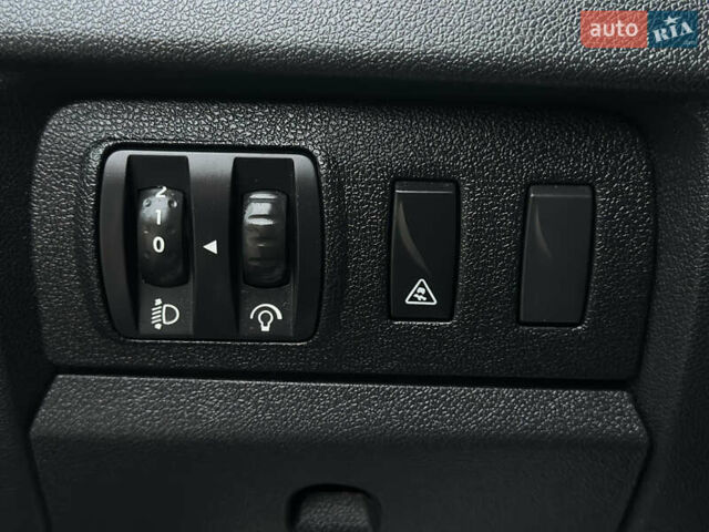 Черный Рено Меган, объемом двигателя 1.5 л и пробегом 258 тыс. км за 8650 $, фото 27 на Automoto.ua