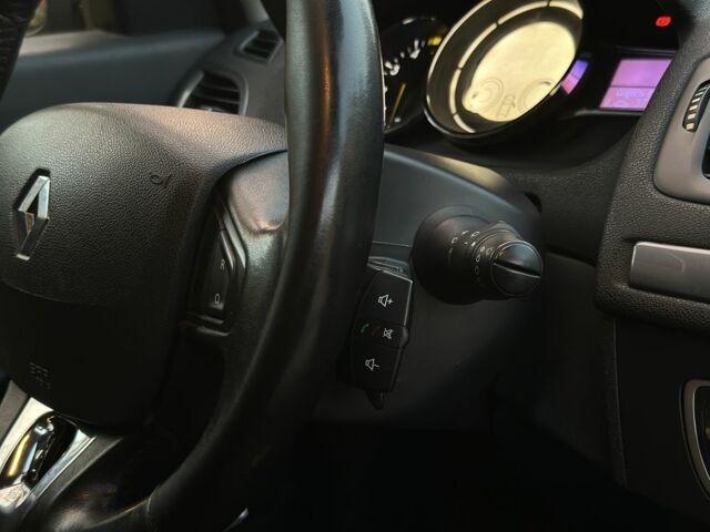 Черный Рено Меган, объемом двигателя 1.5 л и пробегом 200 тыс. км за 7600 $, фото 13 на Automoto.ua