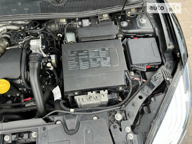 Черный Рено Меган, объемом двигателя 1.5 л и пробегом 240 тыс. км за 8900 $, фото 69 на Automoto.ua