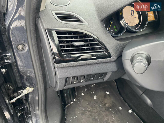 Черный Рено Меган, объемом двигателя 1.6 л и пробегом 243 тыс. км за 8450 $, фото 22 на Automoto.ua