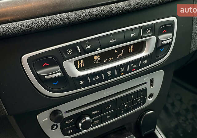 Черный Рено Меган, объемом двигателя 1.46 л и пробегом 318 тыс. км за 7500 $, фото 17 на Automoto.ua