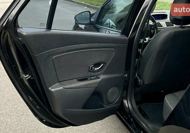 Черный Рено Меган, объемом двигателя 1.46 л и пробегом 318 тыс. км за 7500 $, фото 21 на Automoto.ua