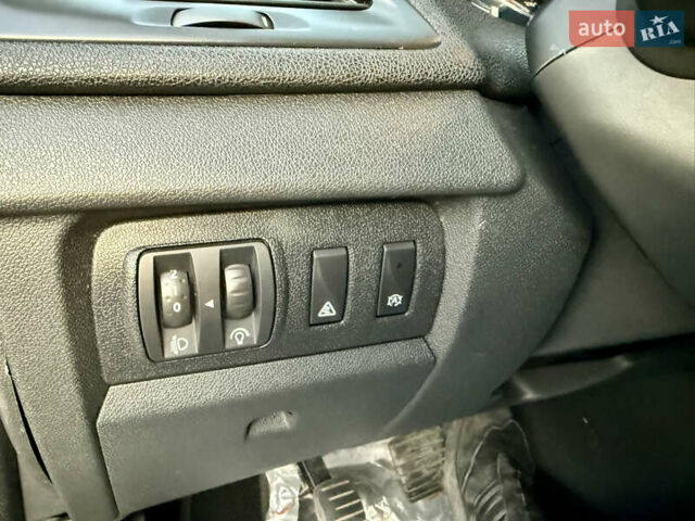 Чорний Рено Меган, об'ємом двигуна 1.5 л та пробігом 201 тис. км за 8700 $, фото 54 на Automoto.ua