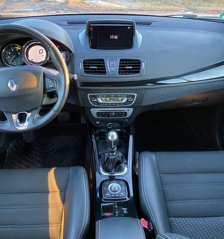 Черный Рено Меган, объемом двигателя 1.5 л и пробегом 255 тыс. км за 10600 $, фото 8 на Automoto.ua