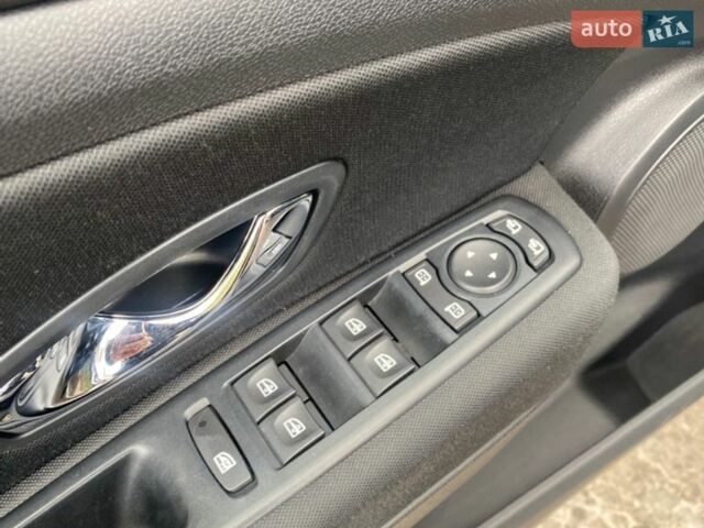 Черный Рено Меган, объемом двигателя 1.46 л и пробегом 233 тыс. км за 9200 $, фото 17 на Automoto.ua