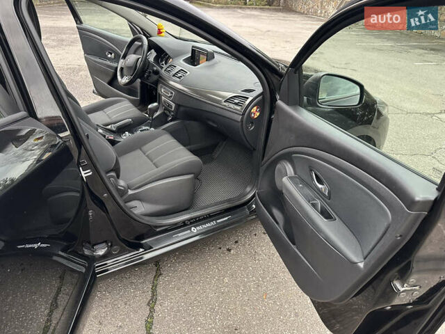 Чорний Рено Меган, об'ємом двигуна 1.46 л та пробігом 266 тис. км за 7700 $, фото 11 на Automoto.ua