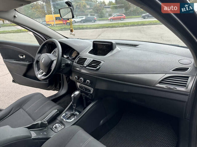 Черный Рено Меган, объемом двигателя 1.46 л и пробегом 260 тыс. км за 7550 $, фото 17 на Automoto.ua