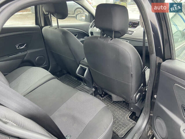 Черный Рено Меган, объемом двигателя 1.5 л и пробегом 220 тыс. км за 9400 $, фото 11 на Automoto.ua