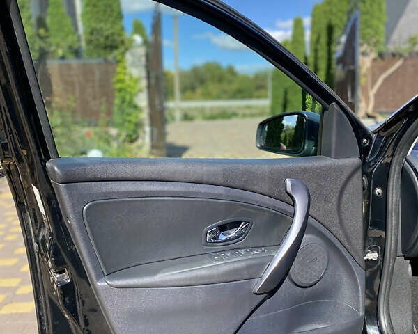 Черный Рено Меган, объемом двигателя 1.5 л и пробегом 230 тыс. км за 10480 $, фото 22 на Automoto.ua