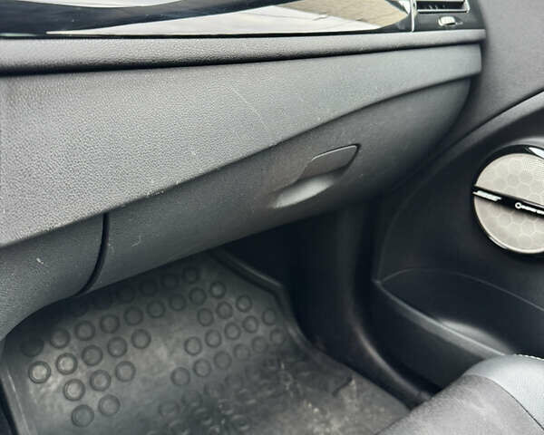 Черный Рено Меган, объемом двигателя 1.5 л и пробегом 207 тыс. км за 10900 $, фото 68 на Automoto.ua