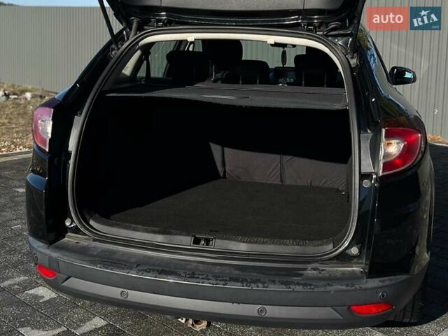 Черный Рено Меган, объемом двигателя 1.46 л и пробегом 194 тыс. км за 8600 $, фото 12 на Automoto.ua