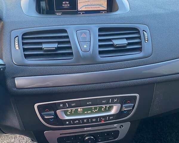 Черный Рено Меган, объемом двигателя 1.5 л и пробегом 202 тыс. км за 10860 $, фото 11 на Automoto.ua