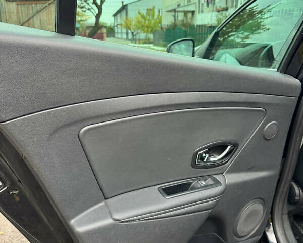Черный Рено Меган, объемом двигателя 1.5 л и пробегом 207 тыс. км за 10900 $, фото 70 на Automoto.ua