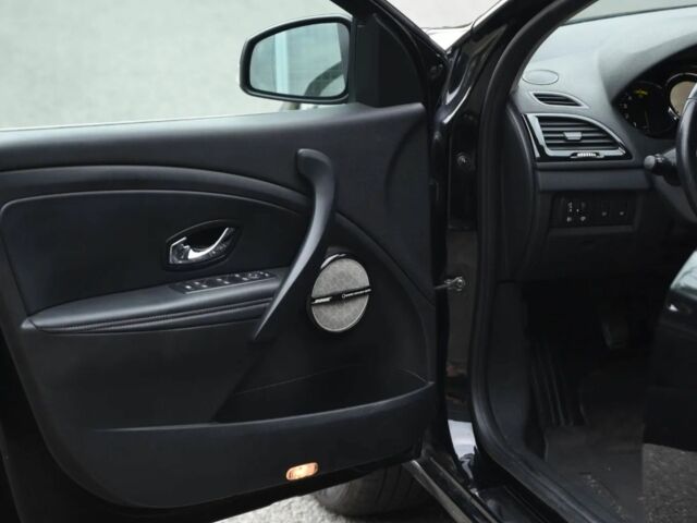 Черный Рено Меган, объемом двигателя 1.5 л и пробегом 194 тыс. км за 2500 $, фото 2 на Automoto.ua