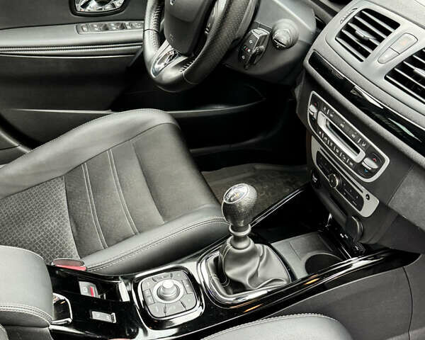 Черный Рено Меган, объемом двигателя 1.5 л и пробегом 207 тыс. км за 10900 $, фото 40 на Automoto.ua