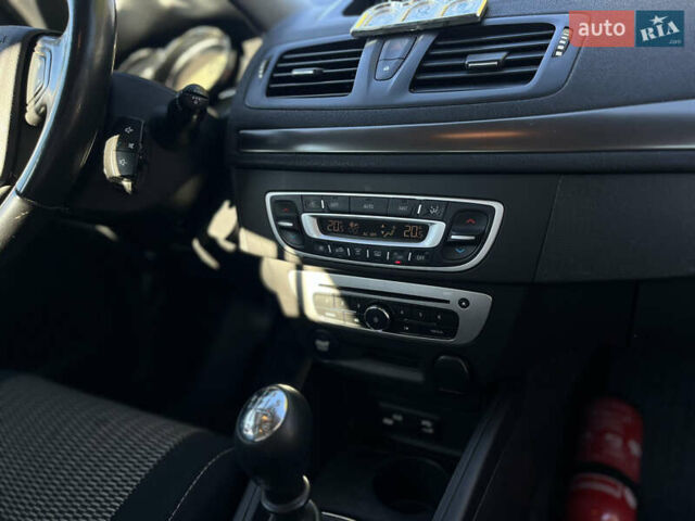 Черный Рено Меган, объемом двигателя 1.46 л и пробегом 194 тыс. км за 8600 $, фото 26 на Automoto.ua