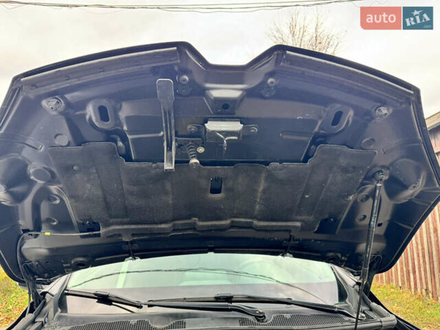 Черный Рено Меган, объемом двигателя 1.5 л и пробегом 207 тыс. км за 10900 $, фото 86 на Automoto.ua