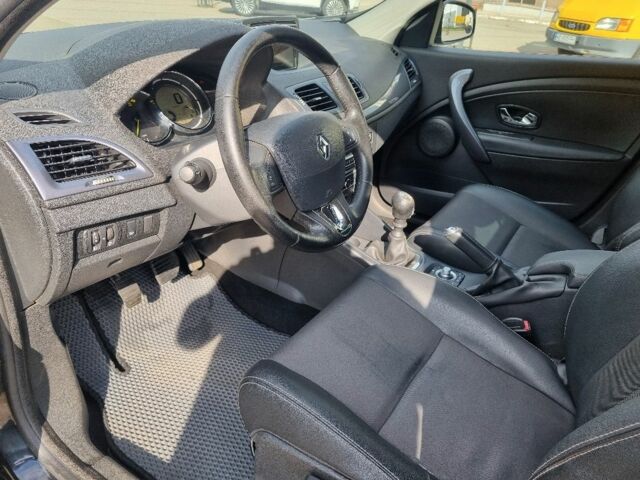 Черный Рено Меган, объемом двигателя 1.5 л и пробегом 217 тыс. км за 7950 $, фото 21 на Automoto.ua