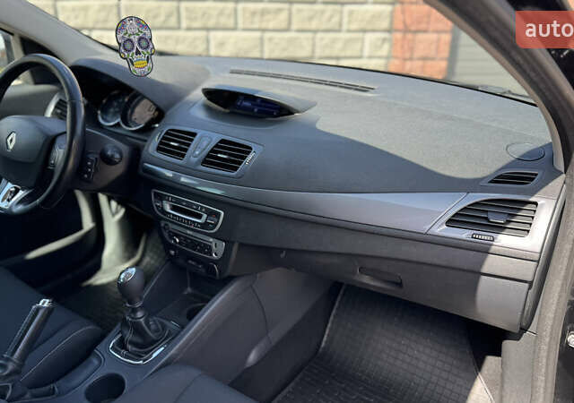 Черный Рено Меган, объемом двигателя 1.46 л и пробегом 258 тыс. км за 8300 $, фото 32 на Automoto.ua