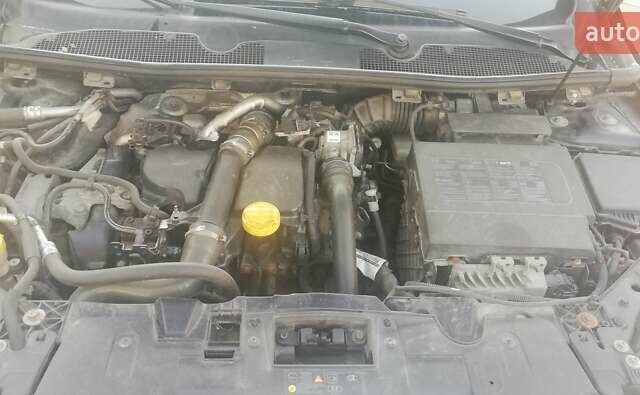 Черный Рено Меган, объемом двигателя 1.5 л и пробегом 260 тыс. км за 9500 $, фото 11 на Automoto.ua