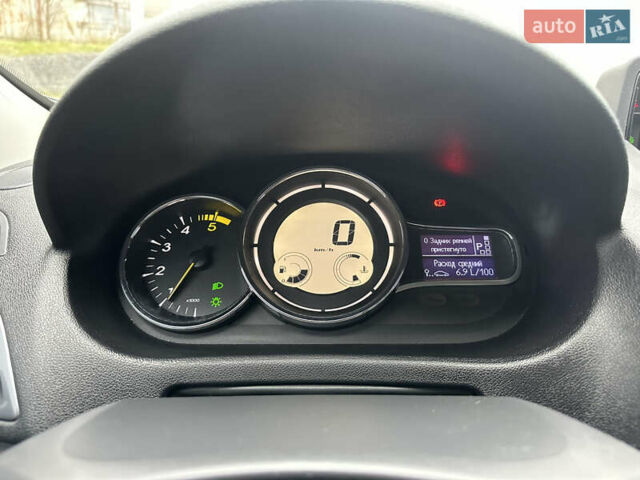 Черный Рено Меган, объемом двигателя 1.46 л и пробегом 176 тыс. км за 9300 $, фото 19 на Automoto.ua
