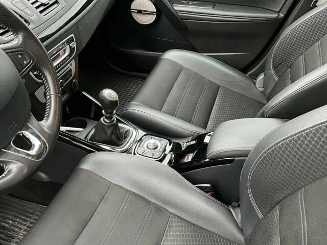 Чорний Рено Меган, об'ємом двигуна 1.6 л та пробігом 222 тис. км за 9999 $, фото 13 на Automoto.ua