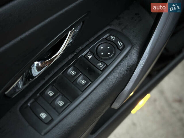 Черный Рено Меган, объемом двигателя 1.5 л и пробегом 276 тыс. км за 8700 $, фото 29 на Automoto.ua