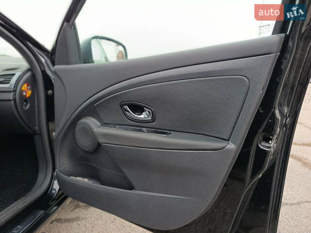 Черный Рено Меган, объемом двигателя 1.5 л и пробегом 242 тыс. км за 9500 $, фото 28 на Automoto.ua