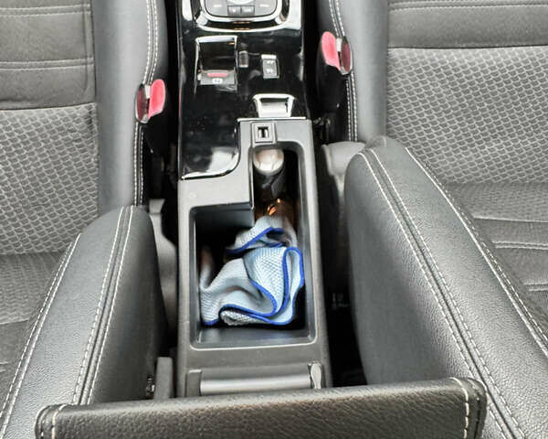 Черный Рено Меган, объемом двигателя 1.5 л и пробегом 207 тыс. км за 10900 $, фото 59 на Automoto.ua