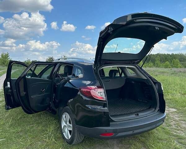 Черный Рено Меган, объемом двигателя 1.5 л и пробегом 224 тыс. км за 8700 $, фото 4 на Automoto.ua