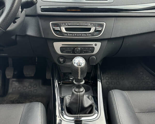 Черный Рено Меган, объемом двигателя 1.5 л и пробегом 207 тыс. км за 10900 $, фото 57 на Automoto.ua