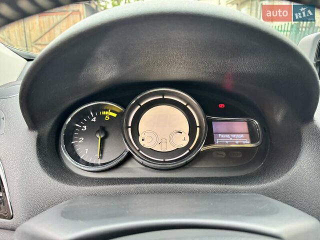 Черный Рено Меган, объемом двигателя 1.5 л и пробегом 207 тыс. км за 10900 $, фото 51 на Automoto.ua