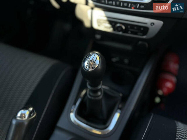 Черный Рено Меган, объемом двигателя 1.46 л и пробегом 194 тыс. км за 8600 $, фото 25 на Automoto.ua