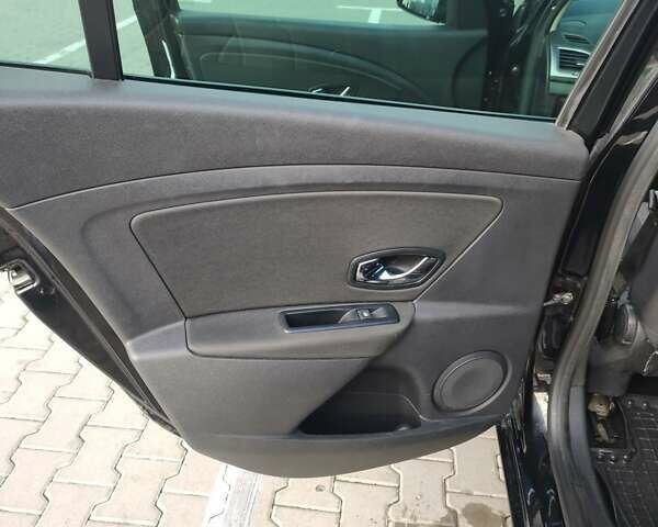 Черный Рено Меган, объемом двигателя 1.5 л и пробегом 340 тыс. км за 8500 $, фото 12 на Automoto.ua