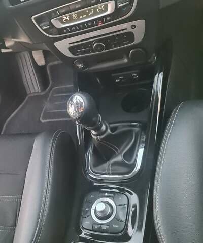 Рено Меган 2015 в Ровно на Automoto.ua Черный Рено Меган, объемом двигателя 1.6 л и пробегом 198 тыс. км за 7800 $, фото 4 на Automoto.ua