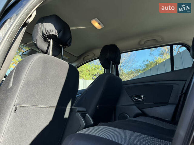 Черный Рено Меган, объемом двигателя 1.46 л и пробегом 194 тыс. км за 8600 $, фото 32 на Automoto.ua