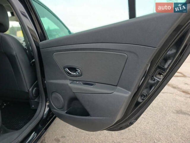Черный Рено Меган, объемом двигателя 1.5 л и пробегом 242 тыс. км за 9500 $, фото 26 на Automoto.ua
