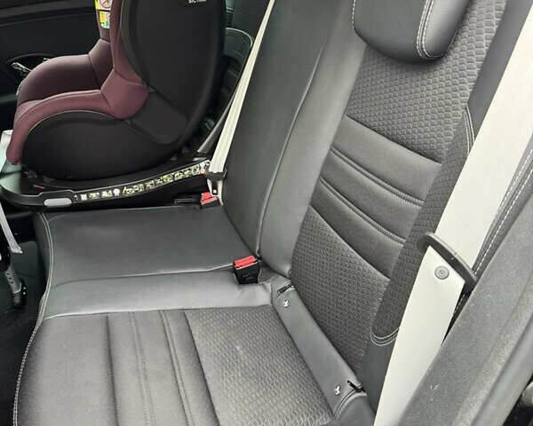 Черный Рено Меган, объемом двигателя 1.5 л и пробегом 207 тыс. км за 10900 $, фото 73 на Automoto.ua