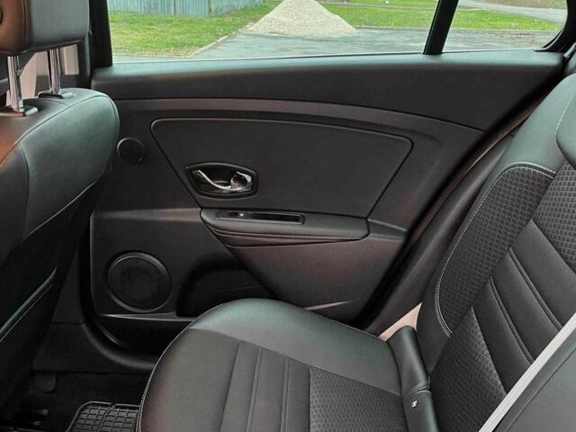 Чорний Рено Меган, об'ємом двигуна 1.6 л та пробігом 222 тис. км за 9999 $, фото 5 на Automoto.ua