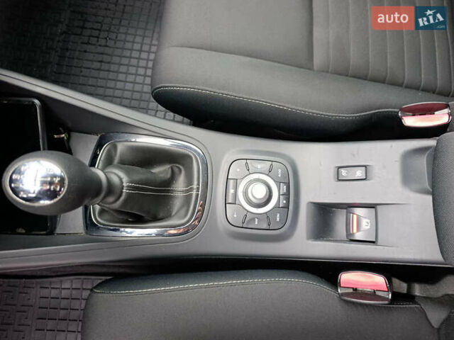 Черный Рено Меган, объемом двигателя 1.5 л и пробегом 242 тыс. км за 9500 $, фото 19 на Automoto.ua