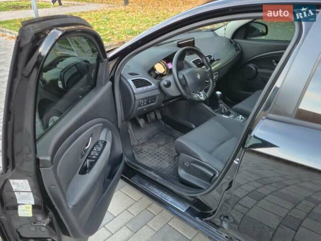 Чорний Рено Меган, об'ємом двигуна 1.46 л та пробігом 220 тис. км за 8300 $, фото 11 на Automoto.ua