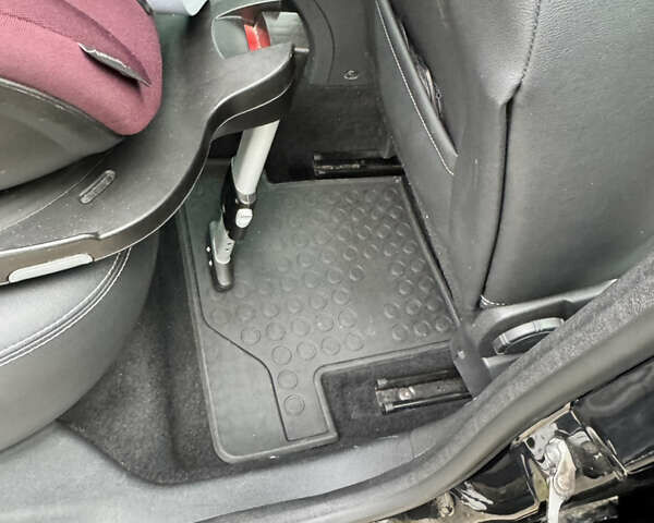 Черный Рено Меган, объемом двигателя 1.5 л и пробегом 207 тыс. км за 10900 $, фото 35 на Automoto.ua