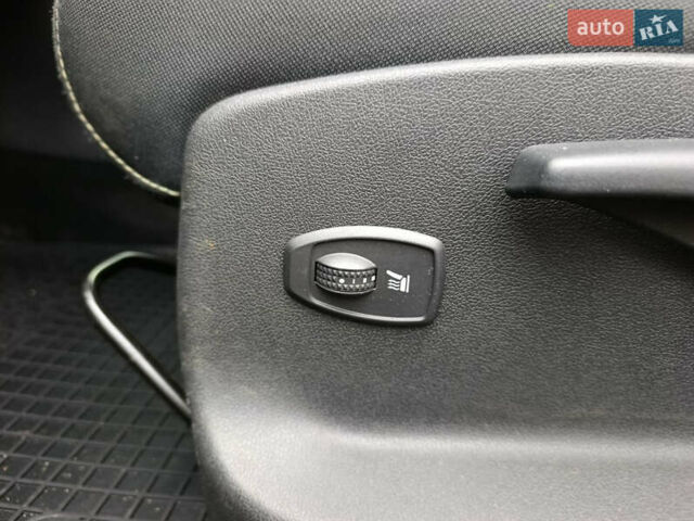 Черный Рено Меган, объемом двигателя 1.5 л и пробегом 242 тыс. км за 9500 $, фото 17 на Automoto.ua