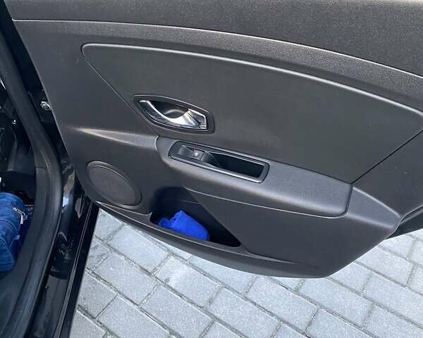 Черный Рено Меган, объемом двигателя 1.5 л и пробегом 202 тыс. км за 10860 $, фото 18 на Automoto.ua