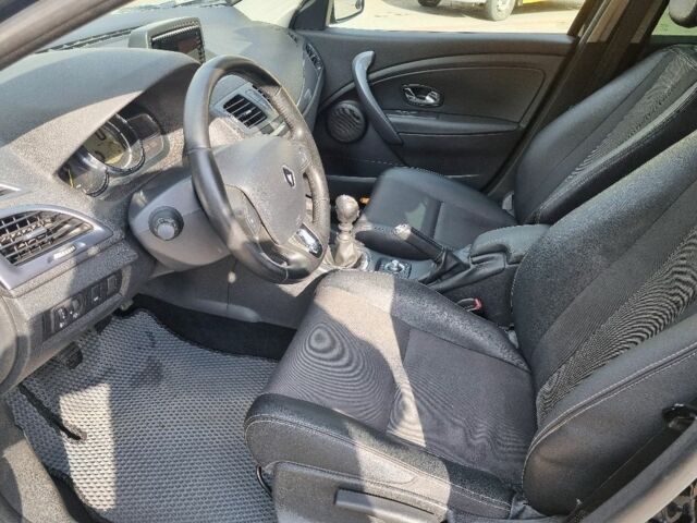 Черный Рено Меган, объемом двигателя 1.5 л и пробегом 217 тыс. км за 7950 $, фото 16 на Automoto.ua