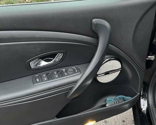 Черный Рено Меган, объемом двигателя 1.6 л и пробегом 219 тыс. км за 9999 $, фото 8 на Automoto.ua