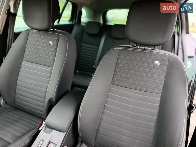 Черный Рено Меган, объемом двигателя 1.5 л и пробегом 242 тыс. км за 9500 $, фото 21 на Automoto.ua